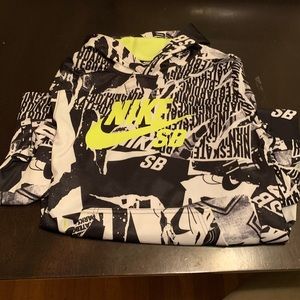 New W/O tags  Nike SB size 12-13yrs sweatshirt